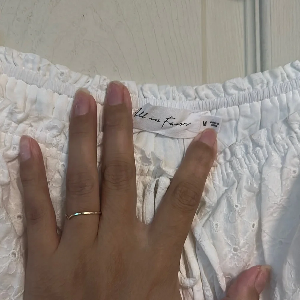 All in favor White Sleeveless Women's Top - Picture 2 of 4